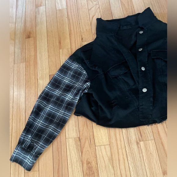 Hazel Black Jacket with Plaid Sleeves Size Medium - Picture 2 of 10